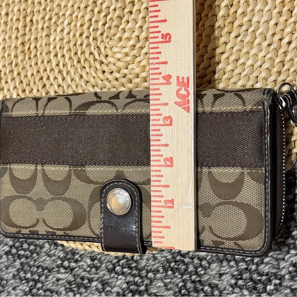 Coach Brown Signature C Zip Around Wallet - Picture 9 of 9